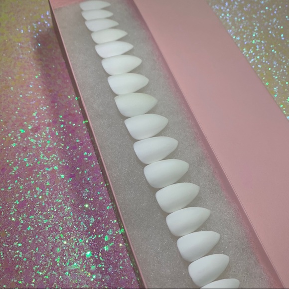 Other - MATTE CLASSIC WHITE MEDIUM ALMOND PRESS ON NAILS